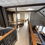 Huoneisto La Casa 300m2, 3-floor, Ac, Billiards & Cinema *