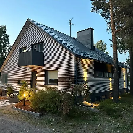 La Casa 300m2, 3-floor, Ac, Billiards & Cinema Huoneisto *