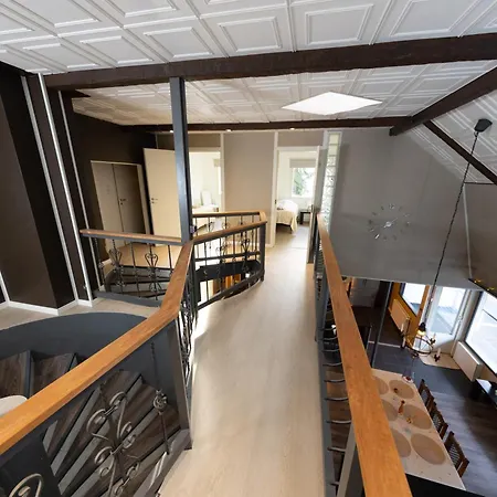 Apartment La Casa 300m2, 3-floor, Ac, Billiards & Cinema *