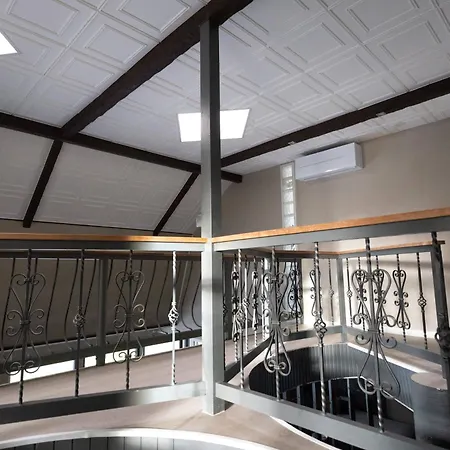 Apartment La Casa 300m2, 3-floor, Ac, Billiards & Cinema