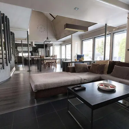 La Casa 300m2, 3-floor, Ac, Billiards & Cinema *