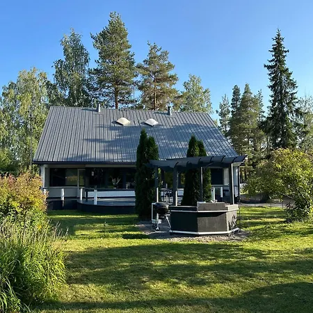 La Casa 300m2, 3-floor, Ac, Billiards & Cinema Huoneisto